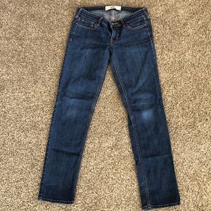 Like New Hollister Skinny Jeans - 5S (W27 L 30)
